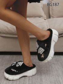 Kapcie zakryte palce damskie (36-41/12P)