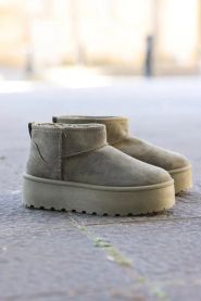 * BARDZO WYSOKA JAKOŚĆ WYKONANIA *