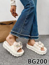 Klapki na płaskim (36-41/12P)