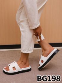 Klapki na płaskim (36-41/12P)