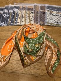 Szaliki damskie (uniwersalny/12szt)