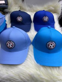 Czapki dziecięce z daszkiem (uniwersalny/12szt)