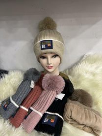 Czapki damskie (uniwersalny/12szt)