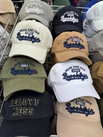 Czapki męskie z daszkiem (uniwersalny/12szt)