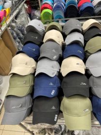 Czapki męskie z daszkiem (uniwersalny/12szt)