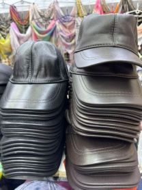 Czapki męskie z daszkiem (uniwersalny/12szt)