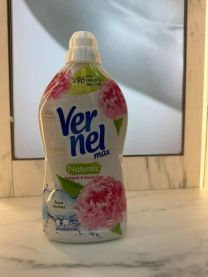 Płyn do płukania tkanin Vernel (1440ml)