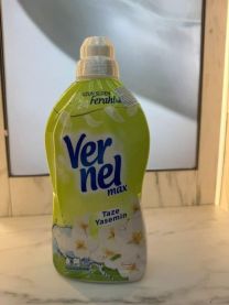 Płyn do płukania tkanin Vernel (1440ml)