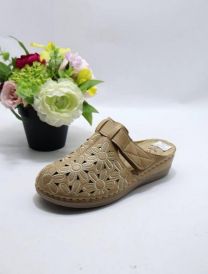 Klapki zakryte palce damskie(36-42/12P)