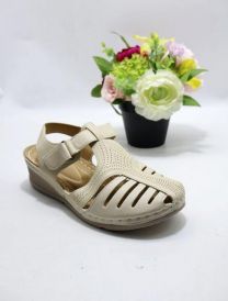 (39-43/8P)_Sandały na koturnie 