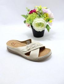 (39-43/8P)_Klapki na Koturnie