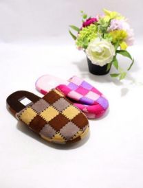 Kapcie zakryte palce damskie (37-42/24P)