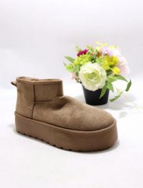 * BARDZO WYSOKA JAKOŚĆ WYKONANIA *