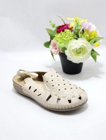 (39-43/8P)_Sandały na koturnie 