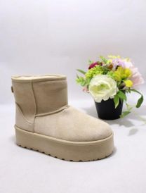 * BARDZO WYSOKA JAKOŚĆ WYKONANIA *