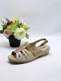 (38-43/12P)_Sandały na koturnie