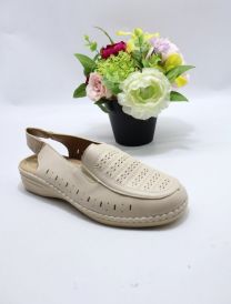 (39-43/8P)_Sandały na koturnie 