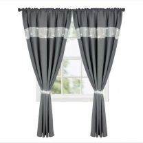 Zasłony w różnych kolorach