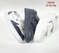 Buty sportowe na rzepy damskie (37-42/12P)