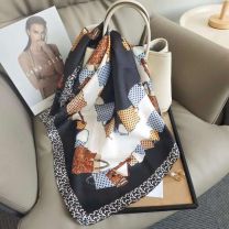 Chusta Damska (70x70/12szt)