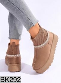 * BARDZO WYSOKA JAKOŚĆ WYKONANIA *