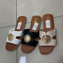 Klapki na płaskim (36-41/12P)