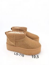 * BARDZO WYSOKA JAKOŚĆ WYKONANIA *