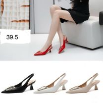 Sandały na szpilce (36-41/12P)