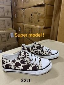 Trampki wiążane damskie(36-41/12P)