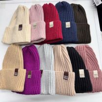 Czapki damskie (uniwersalny/12szt)