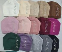 Czapki damskie (uniwersalny/12szt)