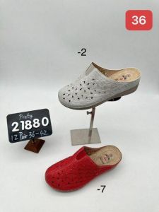 Klapki zakryte palce damskie(36-42/12P)